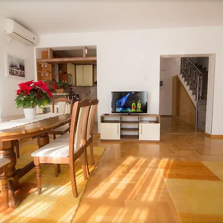 Luxury Tasa Apartamento