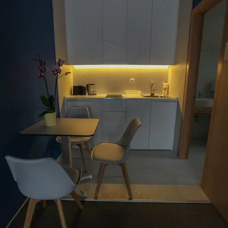 Luxury Tasa 아파트