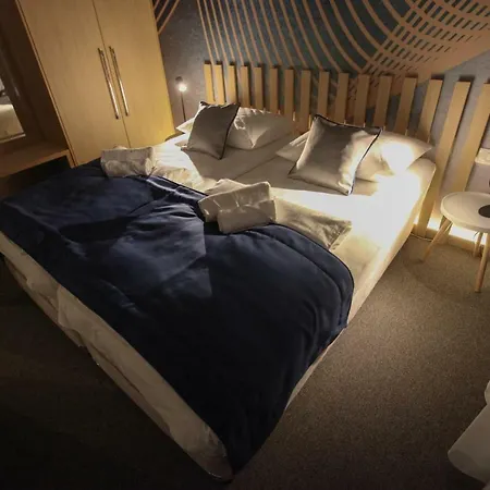 Luxury Tasa 트레빈예