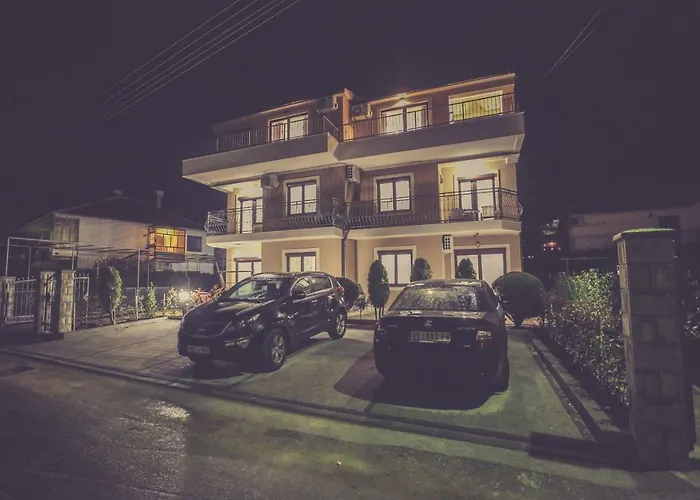 Luxury Tasa شقة تريبينيي